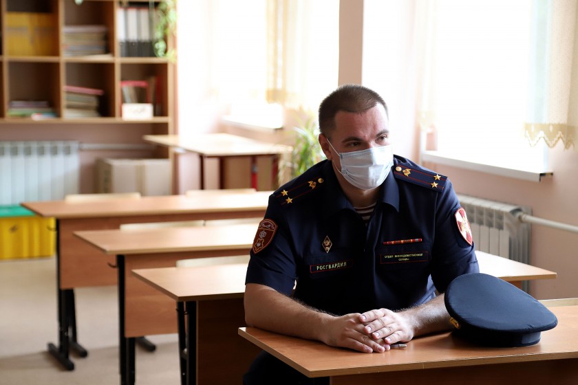 Алексей Спасский проверил готовность школ к новому учебному году