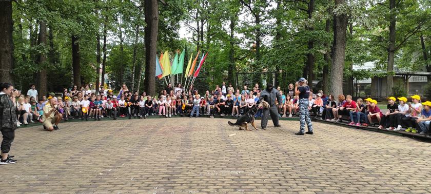 В Красногорске полицейские провели акцию «Моя профессия-кинолог!»