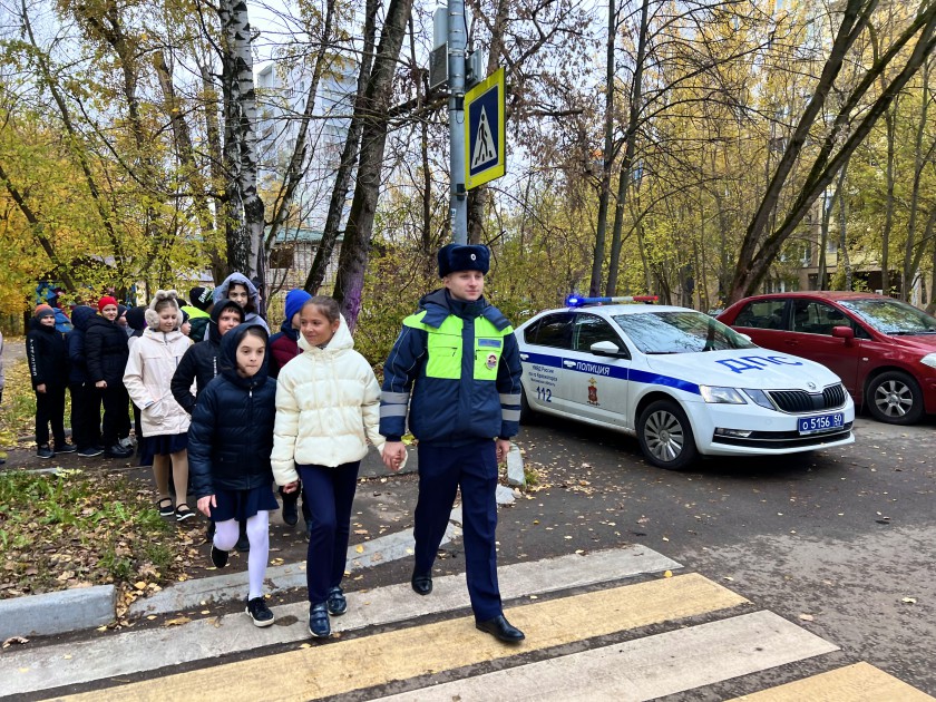 Красногорские автоинспекторы провели урок в школе №7
