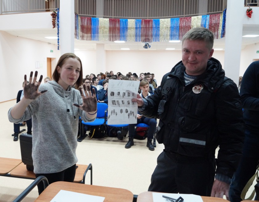 Сотрудники УМВД России по г.о. Красногорск провели акцию «Знакомство с профессией – Полицейский»