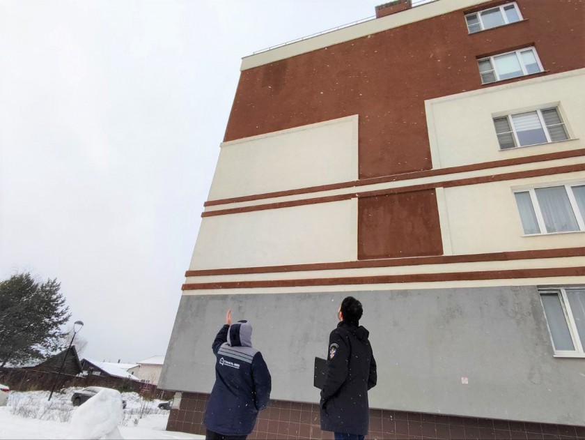 Под контролем Госжилинспекции в Красногорске построили одно крыльцо и отремонтировали три фасада