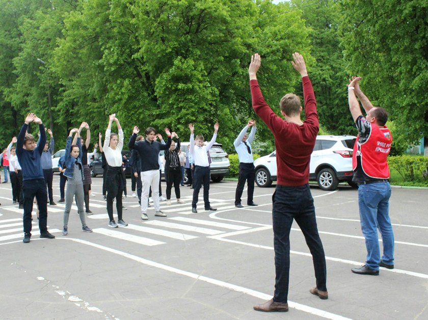 Сотрудники УМВД России по г.о. Красногорск провели акцию «Зарядка со стражем порядка»