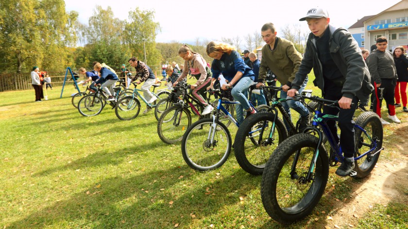 300 человек приняли участие  в благотворительном велокроссе