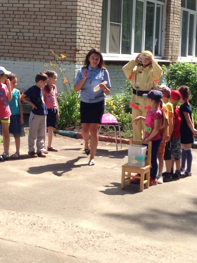 "Детям об огне": сотрудники Красногорского ВДПО  провели занятие в детском саду № 14