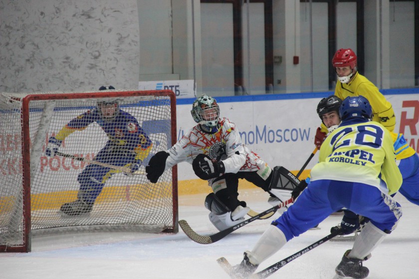 В Красногорске прошла серия товарищеских игр по мини-хоккею