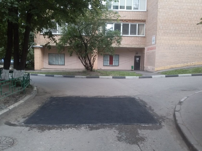 Более 3000 ям и дорожных дефектов устранили за июнь в Красногорске