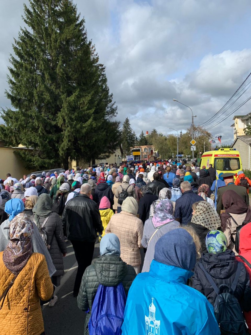 3 тысячи паломников прошли Крестный ход в усадьбе «Ильинское – Усово»