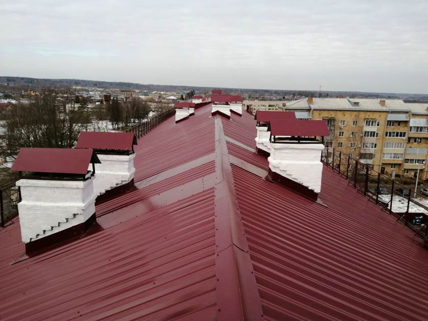Более 1 тыс. крыш многоквартирных домов Московской области отремонтируют в текущем году