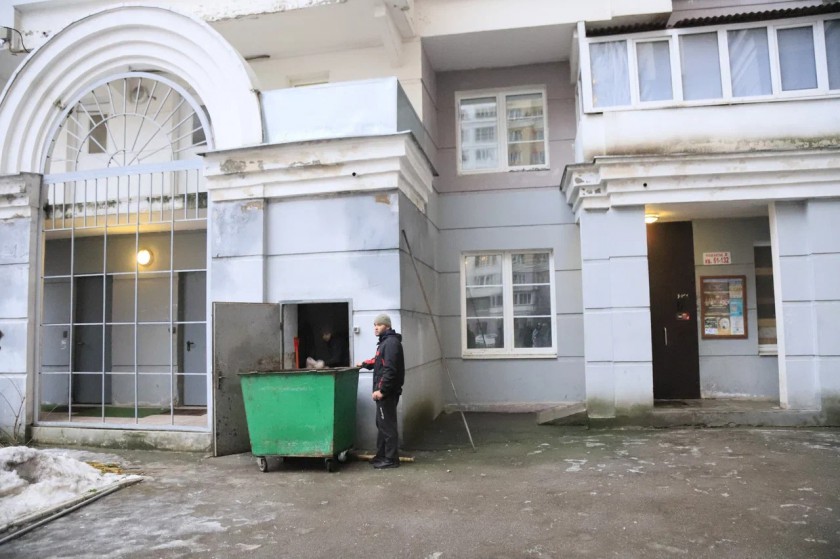 Надежда Барило проверила качество содержания дома на ул. Вилора Трифонова
