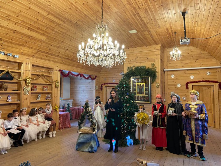 Детский творческий фестиваль «Рождество в Дмитровском» провели в храме Димитрия Солунского