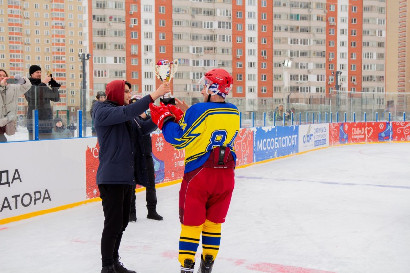 В Красногорске завершился хоккейный турнир среди любительских команд