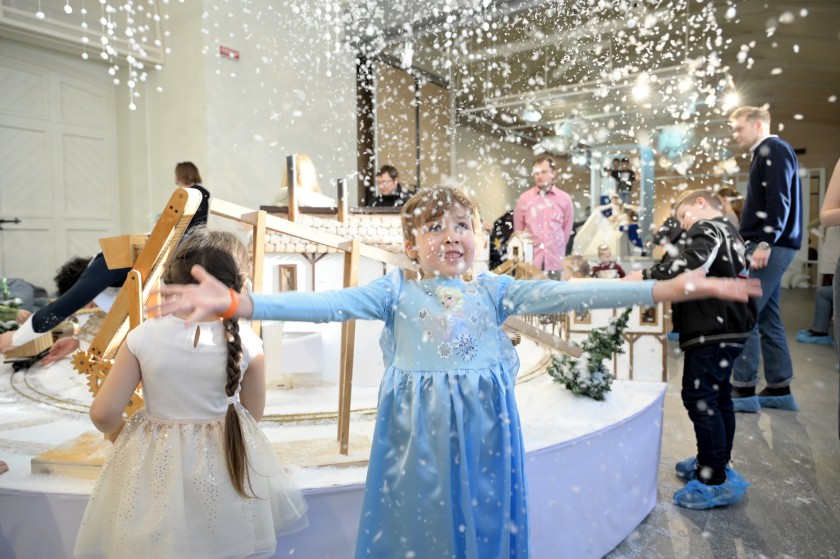 Новогоднюю ёлку в усадьбе «Архангельское» посетили дети из ОЦ «Созвездие»