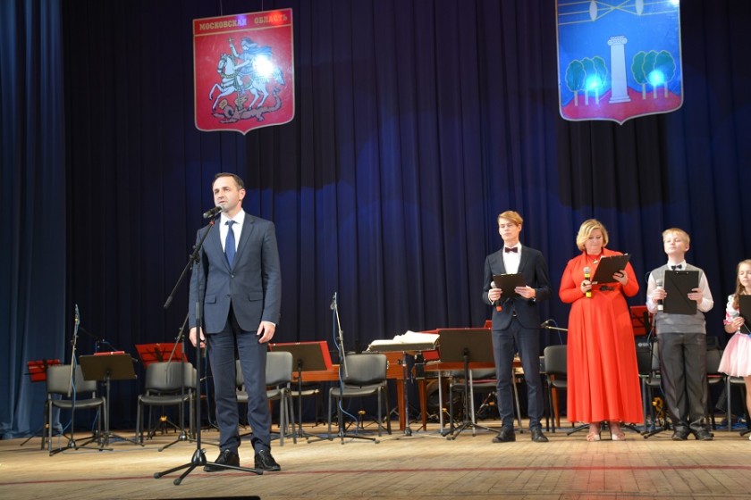 В ДК "Подмосковье" состоялось праздничное мероприятие в честь Дня пожилого человека