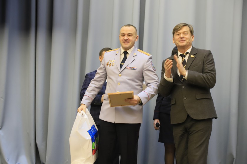 Красногорских полицейских поздравили с профессиональным праздником