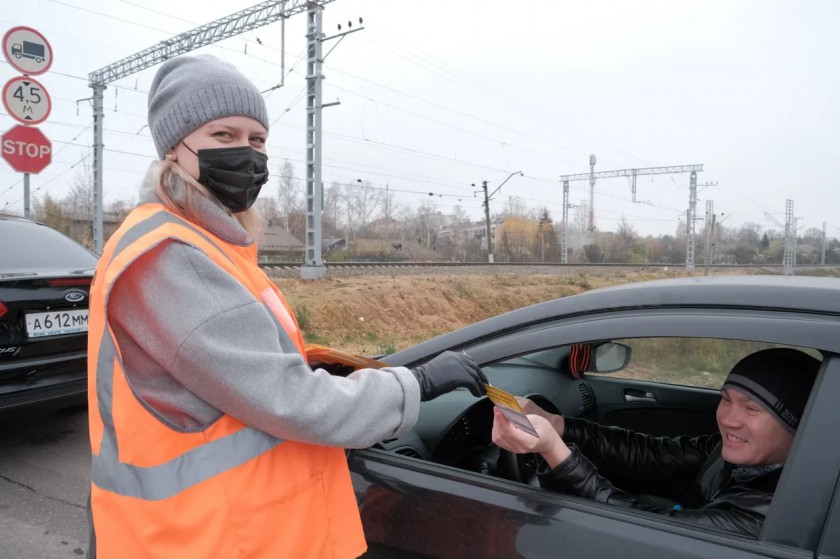 Красногорским автомобилистам напомнили правила переезда железнодорожных путей