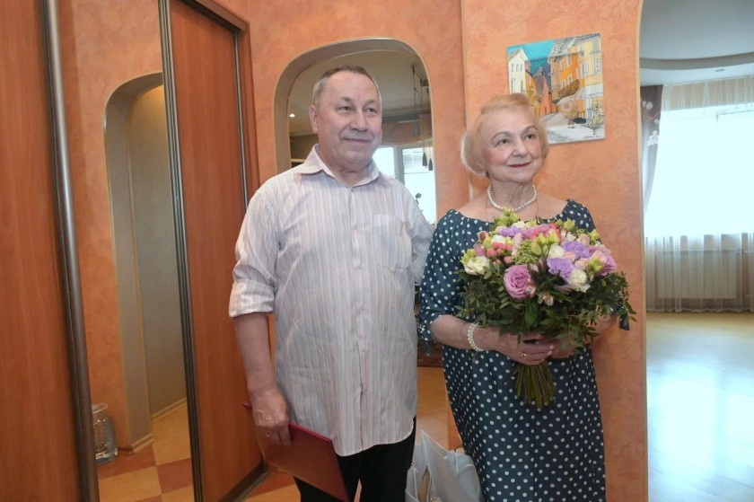 В Красногорске поздравили семейную пару с 50-летием совместной жизни