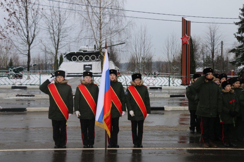 Московские кадеты посетили мемориал в Нефедьево