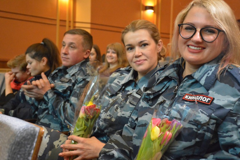 Женщин-полицейских поздравили с 8 марта