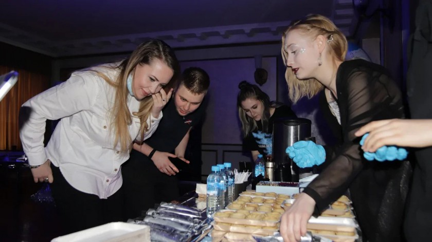 Межгалактической вечеринкой отметили юбилей космонавтики в Красногорске