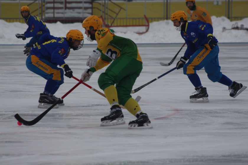 Красногорская команда подвела промежуточный итог Всероссийских соревнований по хоккею с мячом