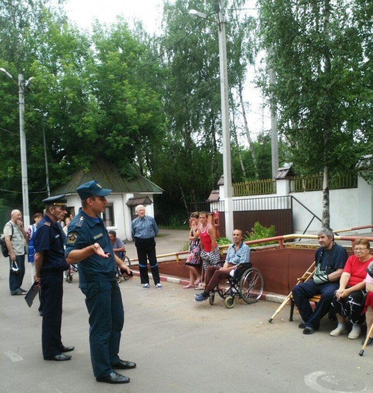 Спасатели ПСО-3 Красногорского ТУ провели занятия  в Доме инвалидов                                г. Долгопрудный.