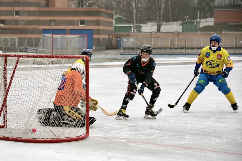 В Красногорске сыграли в мини-хоккей с мячом