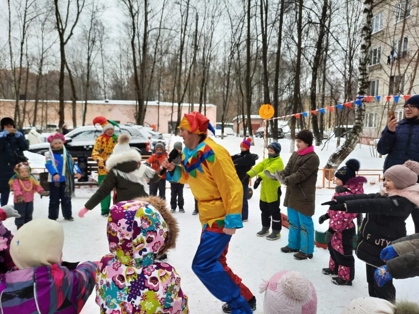 Праздники двора проходят в Красногорске в честь Масленицы