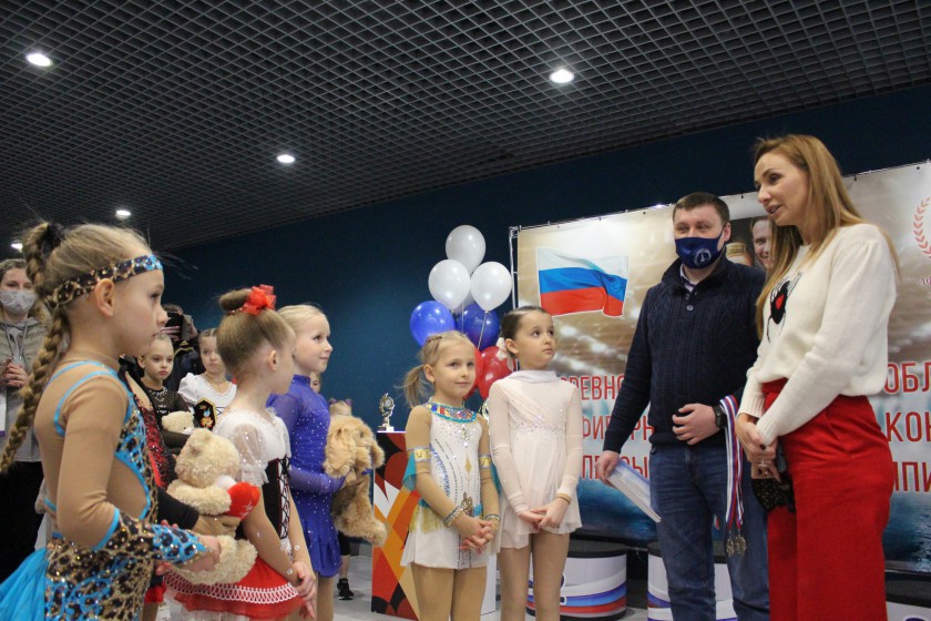 В Красногорске проходят соревнования по фигурному катанию Московской области