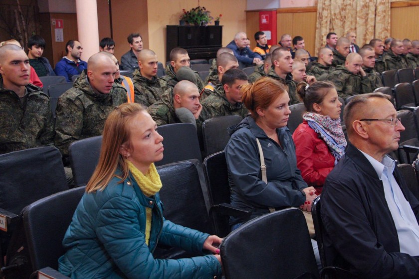 Глава Красногорского района встретился с ветеранами и жителями Нахабино