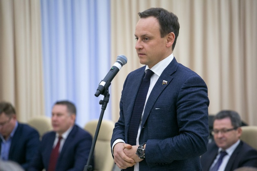 Процедура отзыва лицензии УК требует упрощения, – депутат Госдумы Александр Сидякин