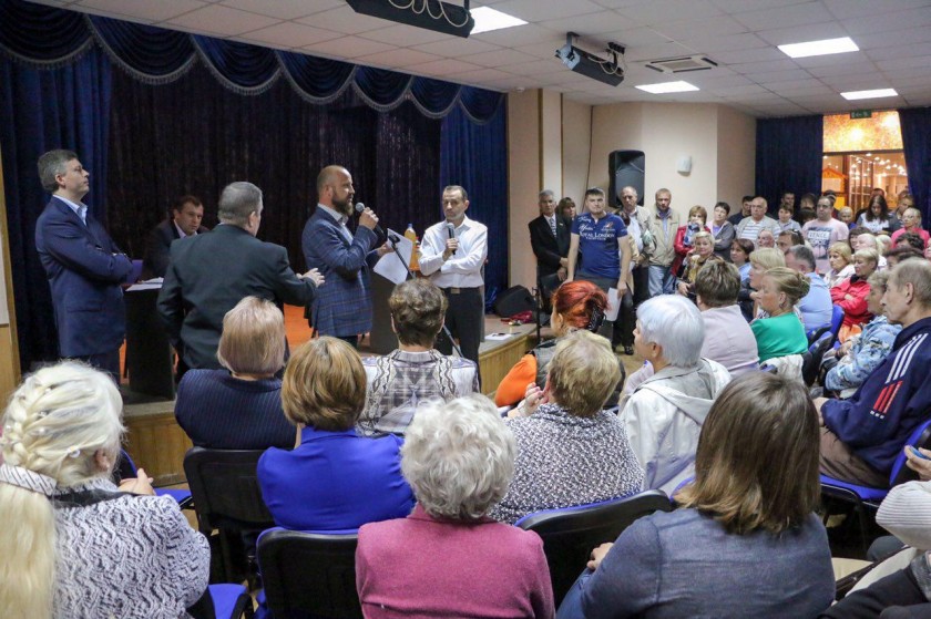 В поселке Архангельское прошла встреча с жителями