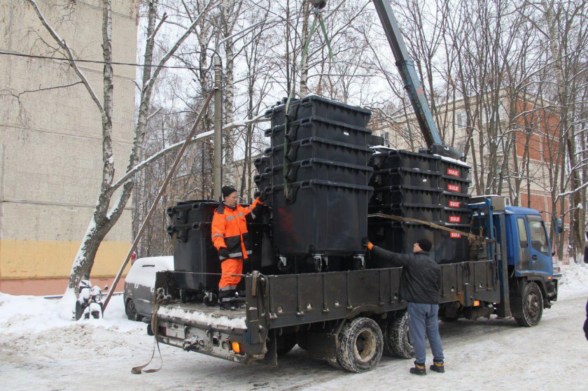 В Красногорске устанавливают контейнеры для раздельного сбора мусора