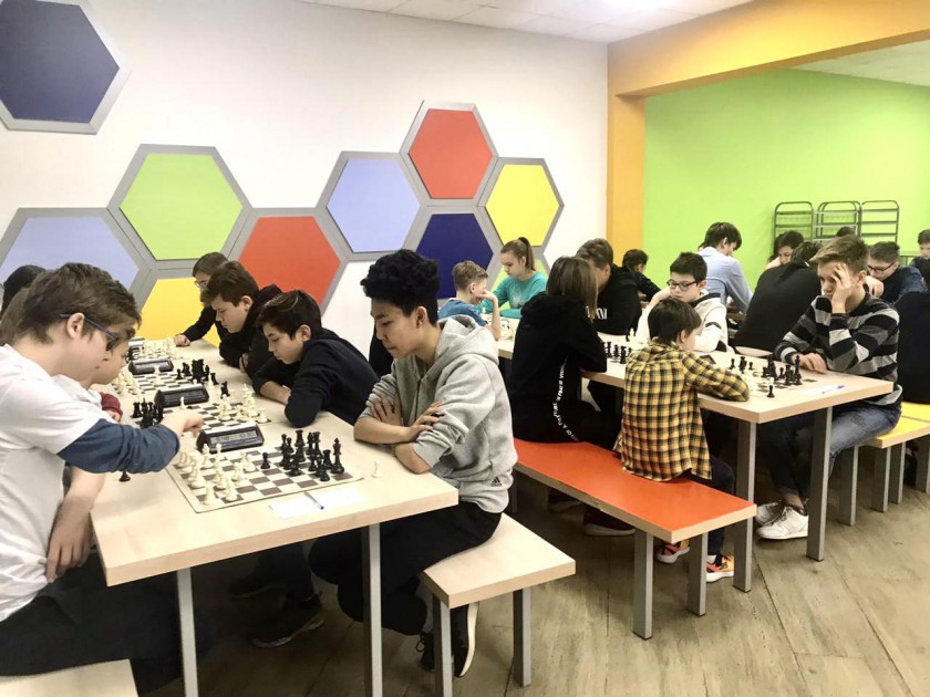 Победителем окружной спартакиады по шахматам стала команда школы № 10