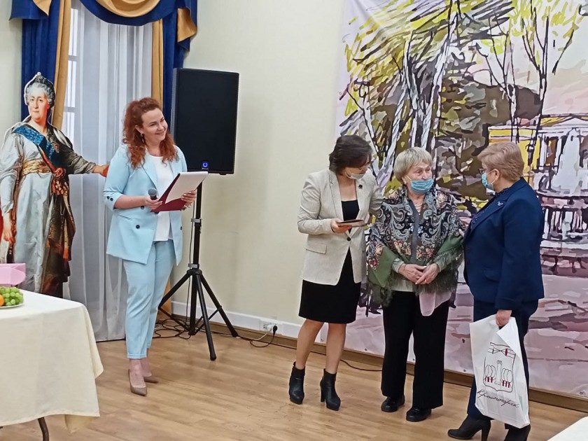 В Красногорске поздравили жителей отметивших 80-ти и 85-летие