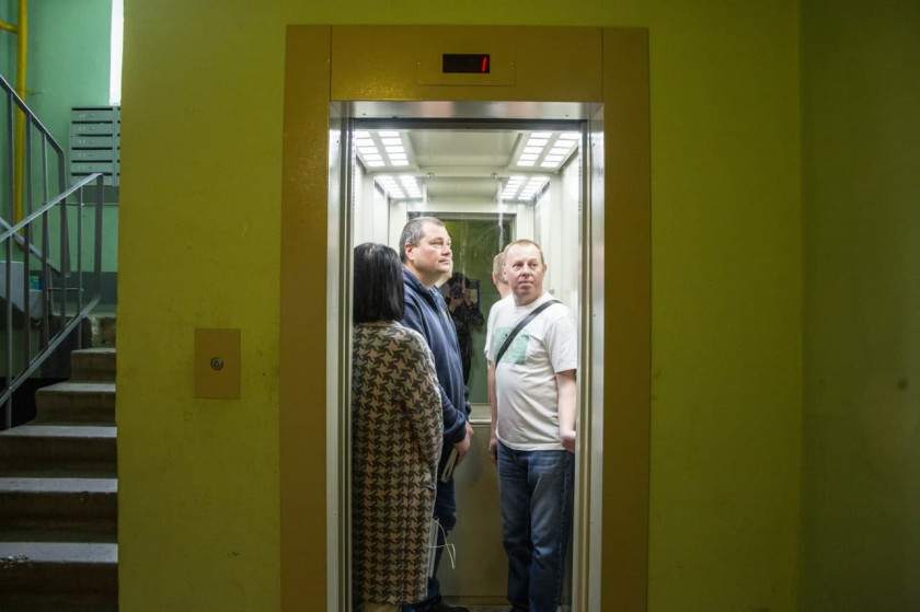 В красногорских МКД продолжается приемка лифтов