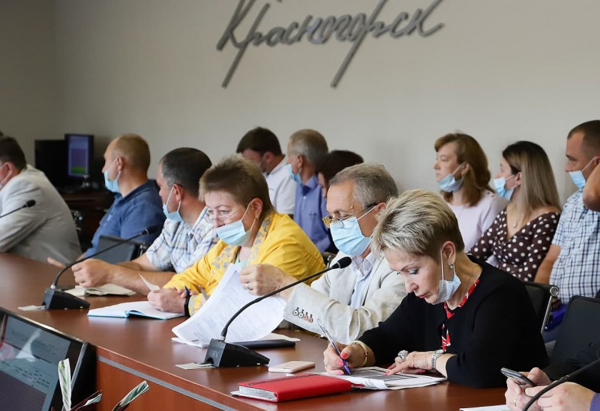 Ремонт подъездов и подготовку к зиме обсудили в Красногорске