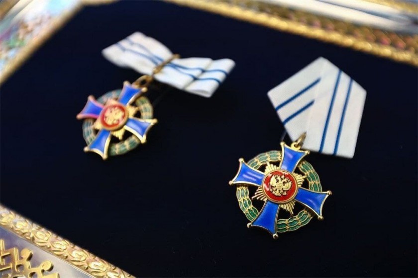 Губернатор Подмосковья вручил награду многодетной маме из Красногорска