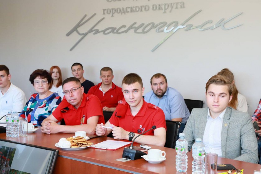 Глава Красногорска пообщался с молодежью округа