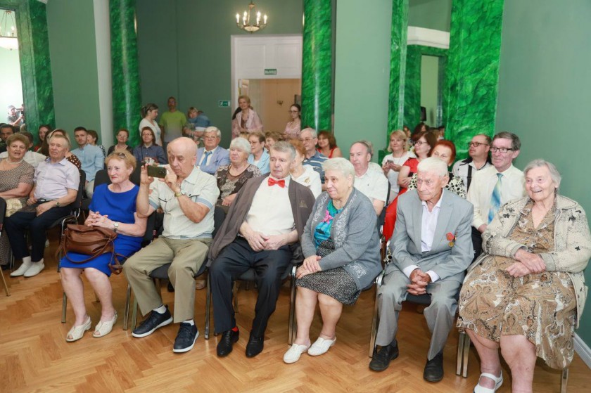 15 семейных пар поздравили с Днём семьи, любви и верности в Красногорске
