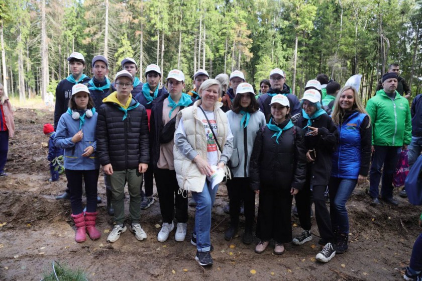 Более 200 жителей Красногорска приняли участие в акции «Наш лес. Посади своё дерево»
