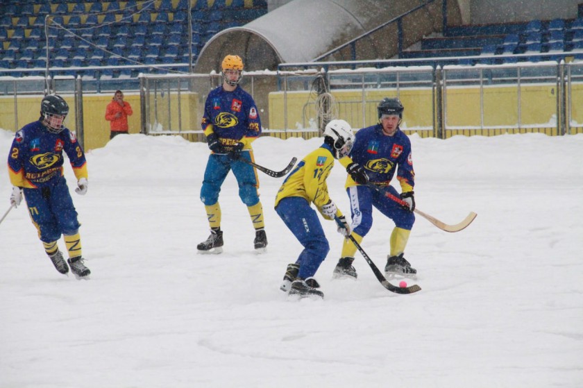 На стадионе "Зоркий" прошёл очередной тур Чемпионата городского округа Красногорск по мини-хоккею с мячом