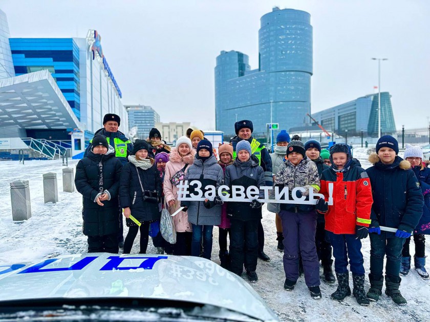 Красногорские автоинспекторы организовали «минутки безопасности» для юных гостей Губернаторской рождественской елки