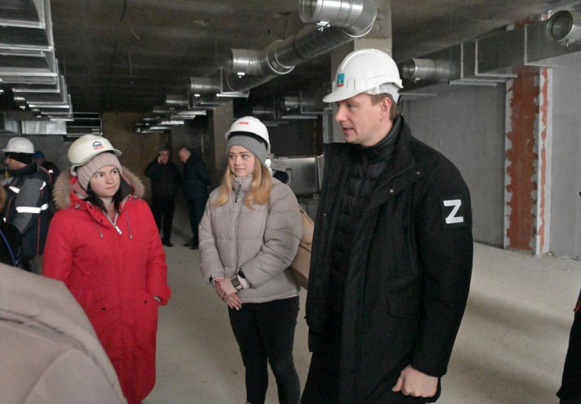 Дмитрий Волков проинспектировал строительство школы в ЖК «Ильинские луга»