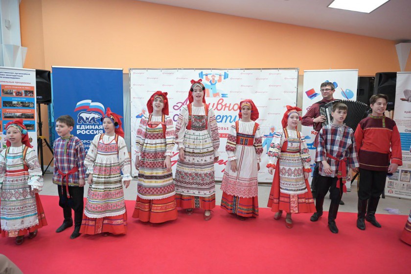 В Красногорске поздравили многодетные семьи с рождением третьего ребенка