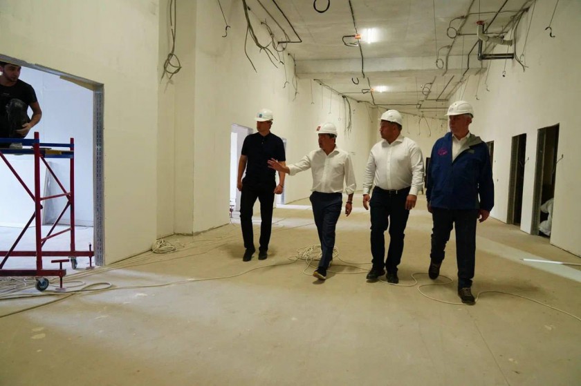 Губернатор Московской области проинспектировал ход строительства детской областной больницы в Красногорске