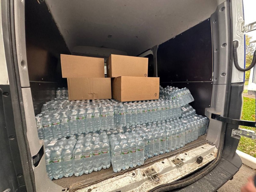 Красногорские депутаты передали 2000 бутылок питьевой воды в госпиталь им. А.В. Вишневского