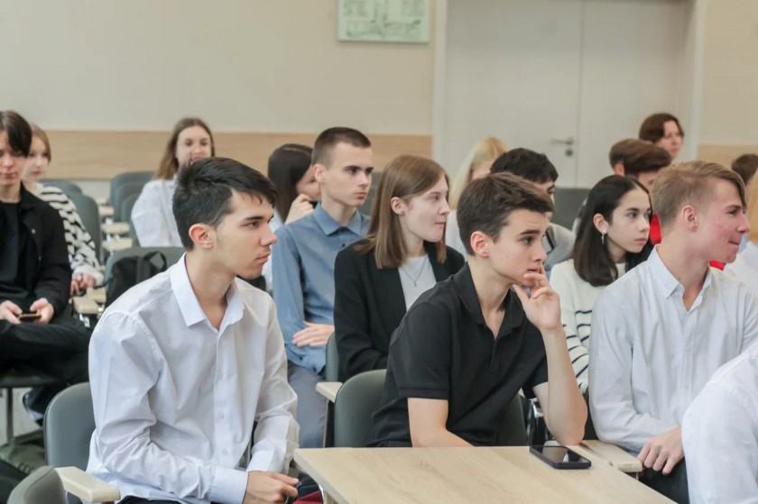 Красногорским школьникам провели лекцию по безопасности на железнодорожных путях
