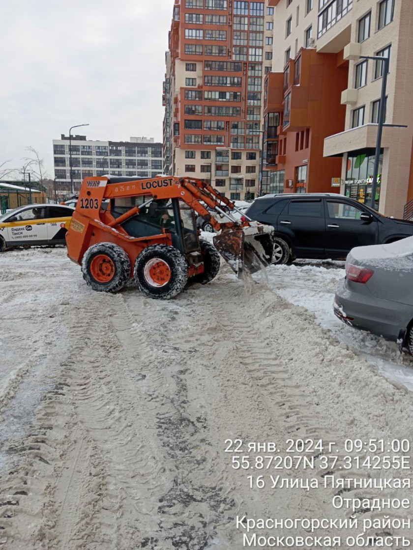 Уборка снега в Отрадненском