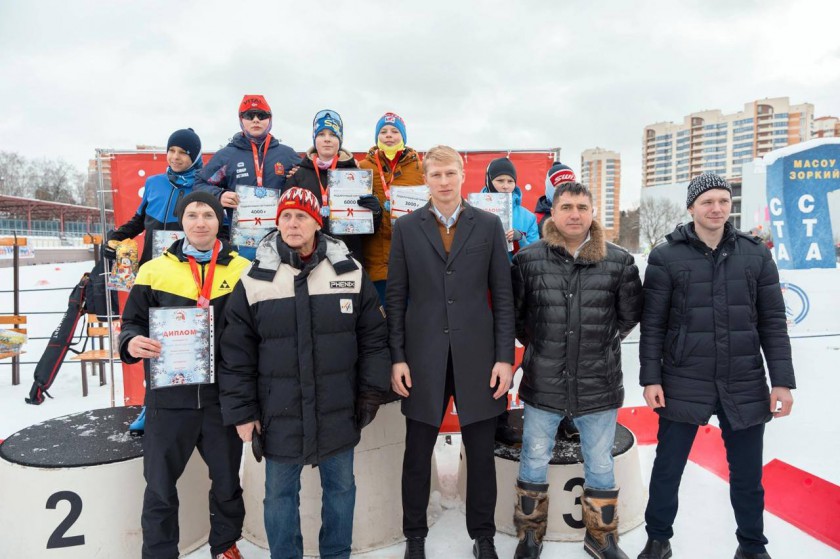 Место новых побед: свыше 800 юных спортсменов приняли участие в соревнованиях по лыжным гонкам «Крещенские морозы»