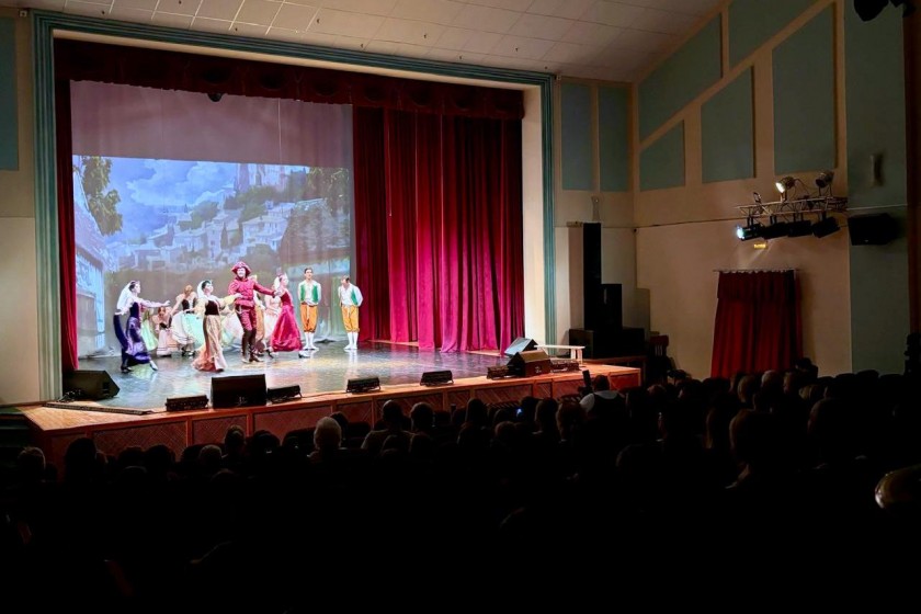 «Жизель» и овации: в с. Петрово-Дальнее состоялась одна из лучших постановок театрального сезона